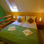 U Leva Hotel 3*