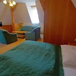 U Leva Hotel