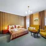 U Leva Hotel