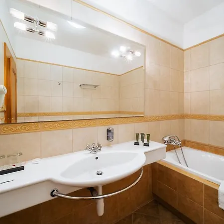 U Leva Hotel