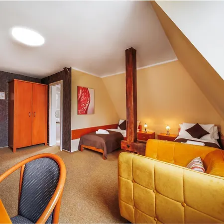 乌列娃酒店 勒沃卡