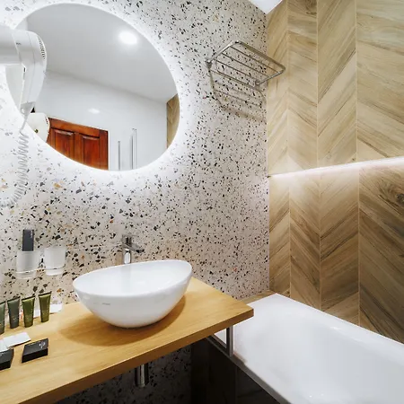 乌列娃酒店 勒沃卡