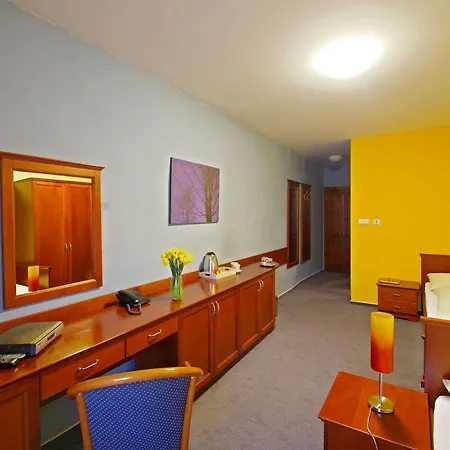 乌列娃酒店 3* 勒沃卡